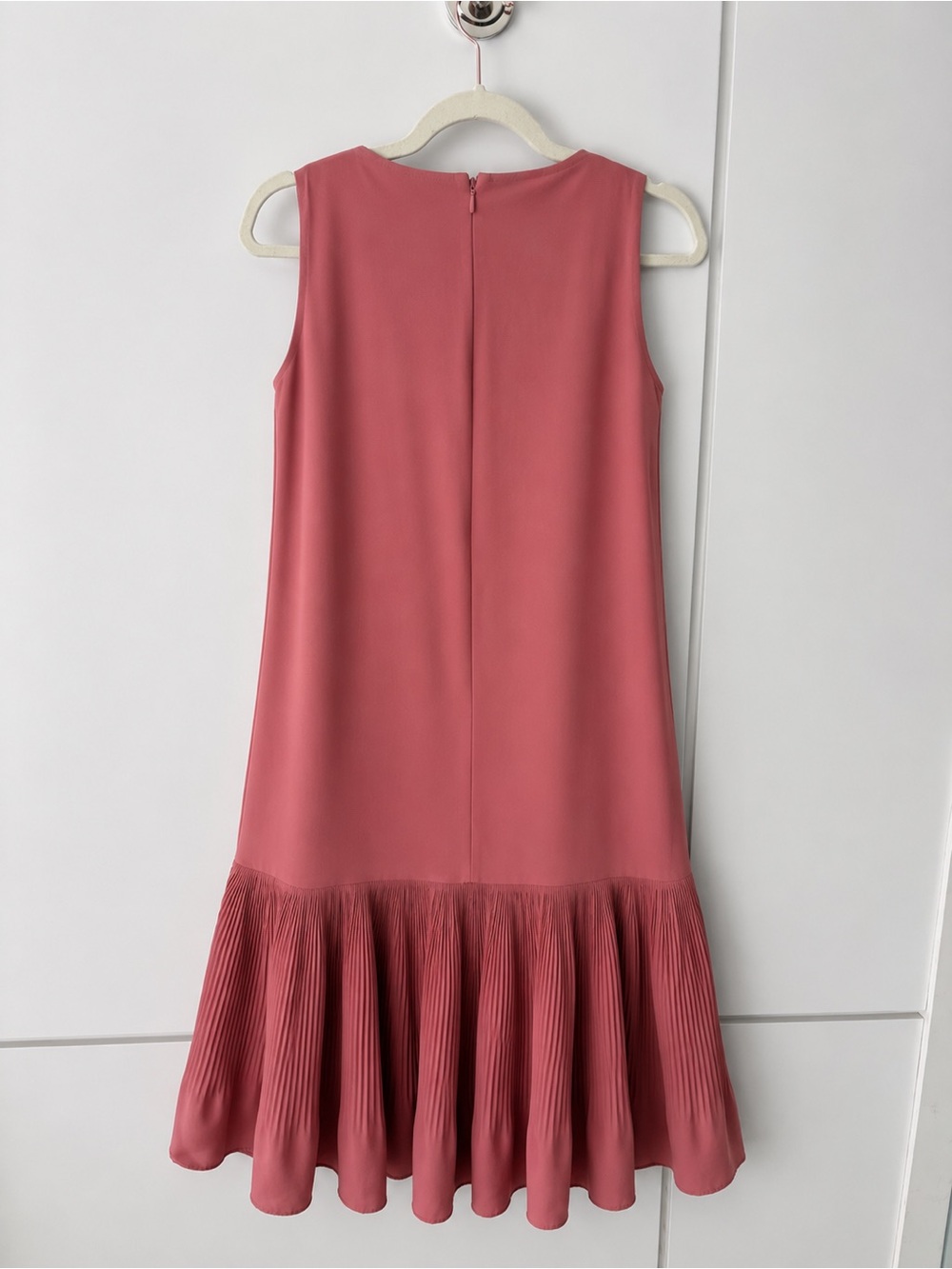 COS Dusty Rose Pleated Hem Shift Dress Size 8 Minimalist Sleeveless Midi Dress - Picture 6 of 10